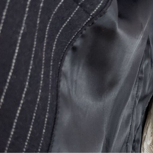 H&M Navy blue stripped wool blend Blazer jacket 8 US @X - Picture 4 of 10